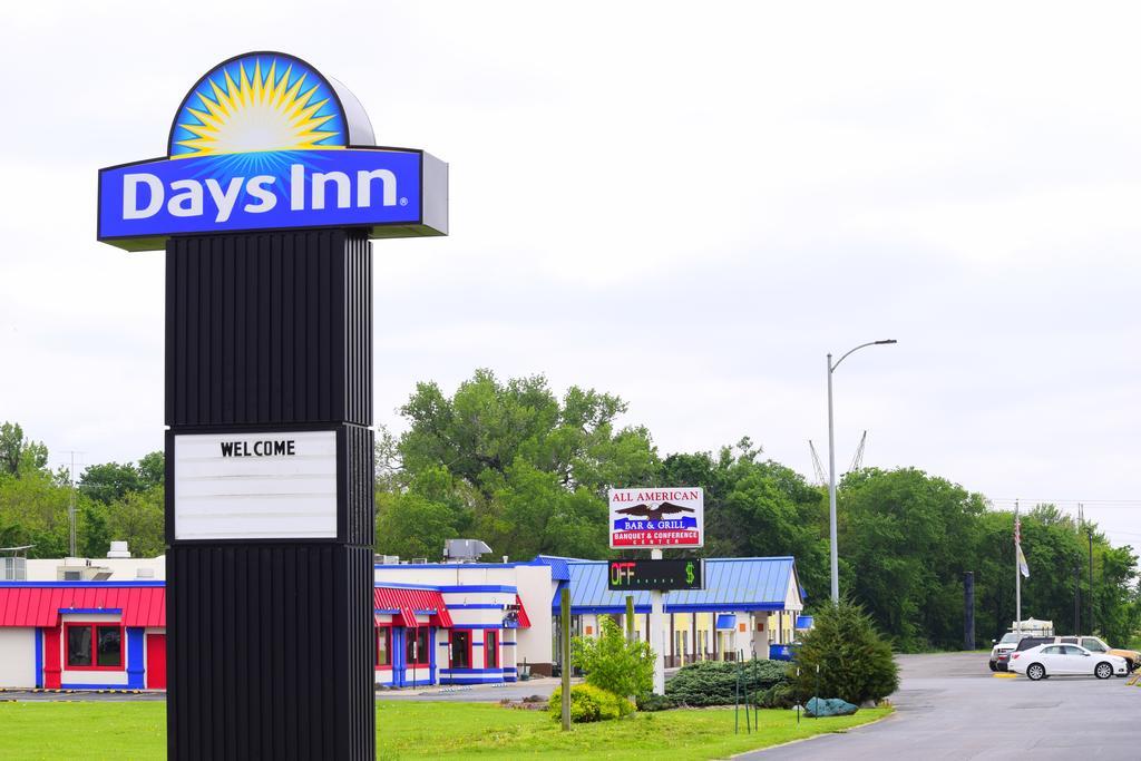 Days Inn By Wyndham Rock Falls Eksteriør billede